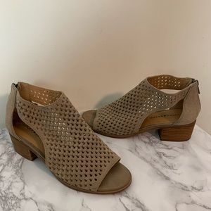 Lucky Brand Nacria Leather Sandals